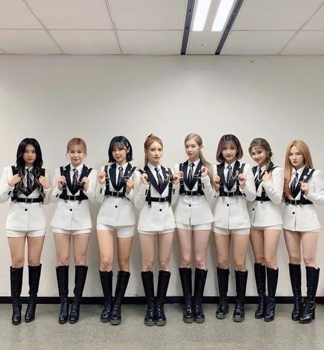 ent又出了一个新女团,也就是bian重新出道的这个团majors在看工作人员