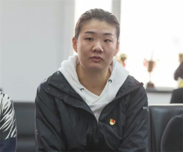 杨方旭禁赛期亮相了还在讲女排精神已老态尽显称自身有不足
