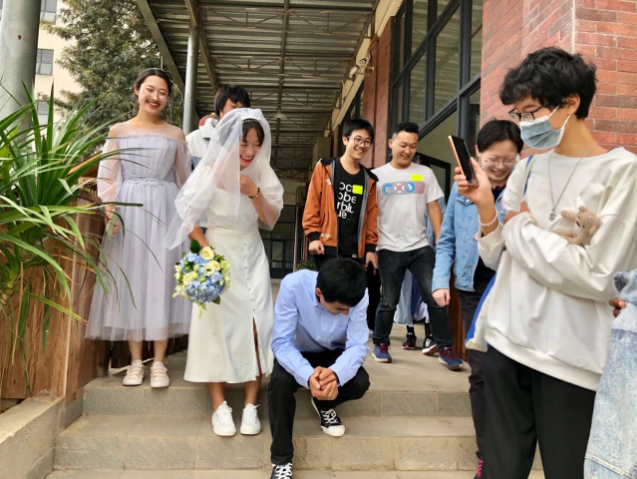 谷雨 她數學3分 卻給個 壞學生 辦學堂 窮得四處搬傢 新聞百分百