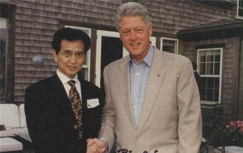 90年代红极一时的气功大师严新:被当众