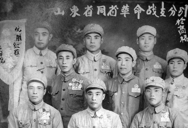 福州军区守备7师接到上级任务,需要用舰艇护送一批物资前往霞浦地区