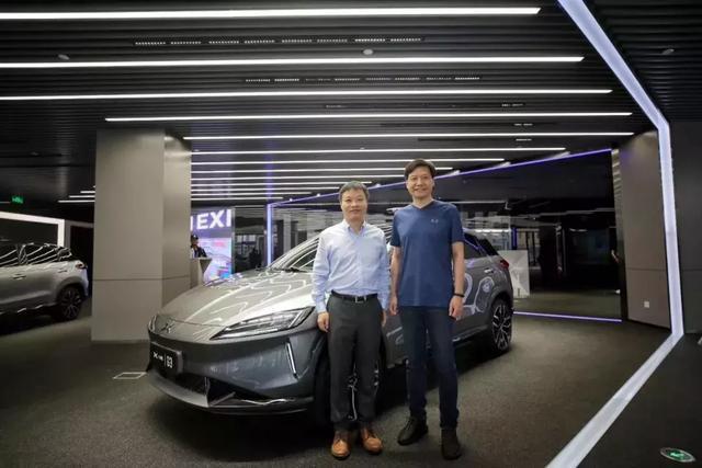 小鹏汽车何小鹏与雷军