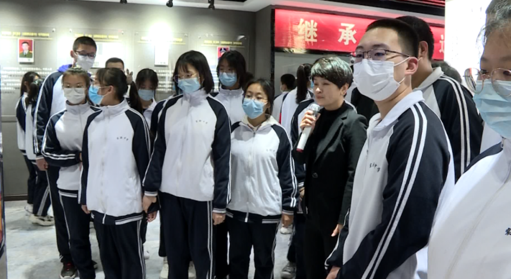 公主岭市实验中学师生 清明祭扫,缅怀先烈_腾讯新闻