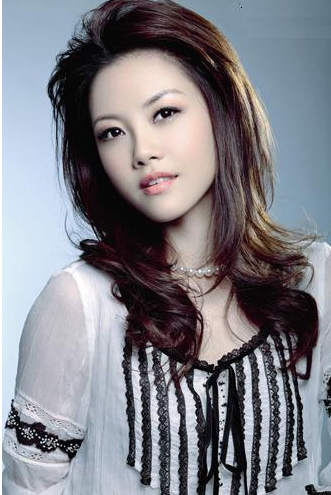 36岁型男杨烁,"隐藏"了9年的老婆,原来是我们熟悉的童年女神