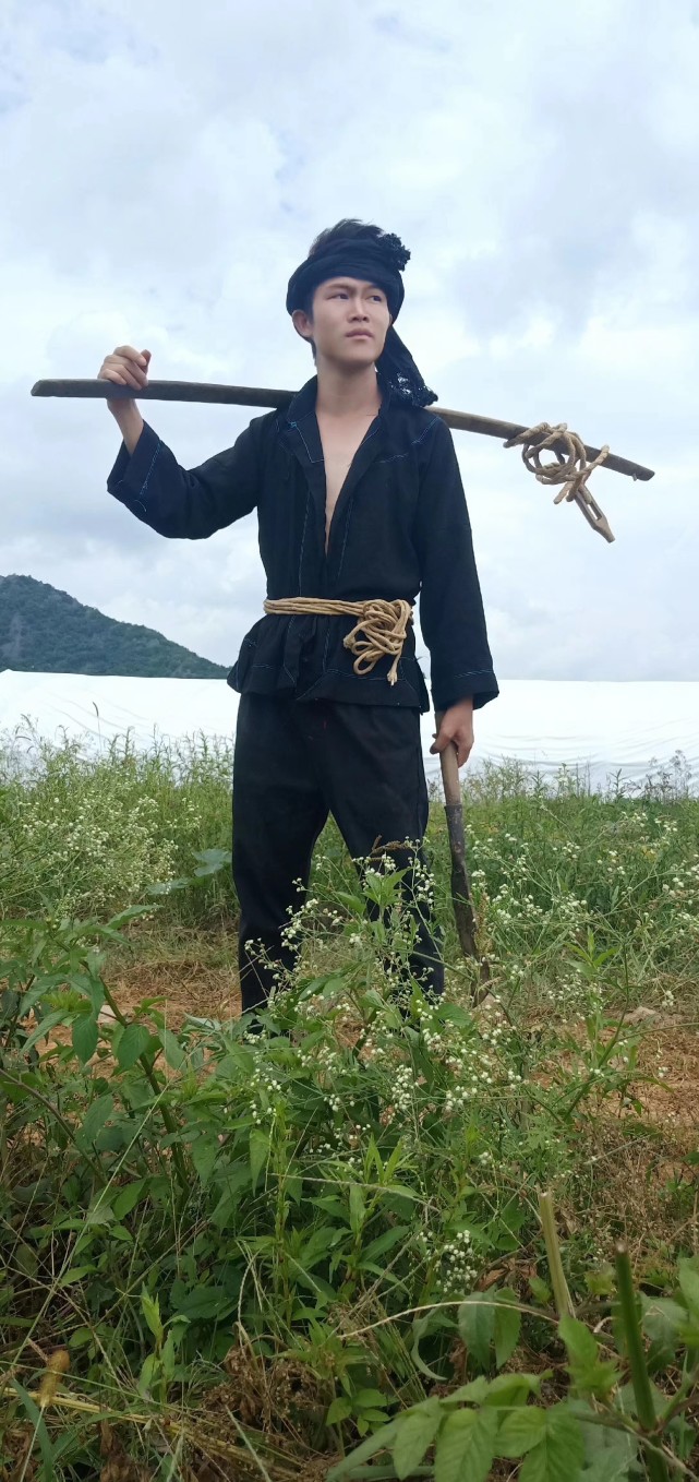 民间壮族服饰云南丘北