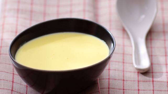 甜品食谱姜蛋奶糊超简易10分钟完成切勿贪快做错一步变炒蛋