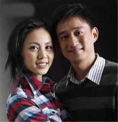 寇静当年并没有嫌弃还不知名的张亮,而是挑选陪伴他,如今两人十分美好