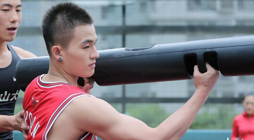 分别是《悟空传》,《建军大业》,《青禾男高》,《秘果》,而且这4部