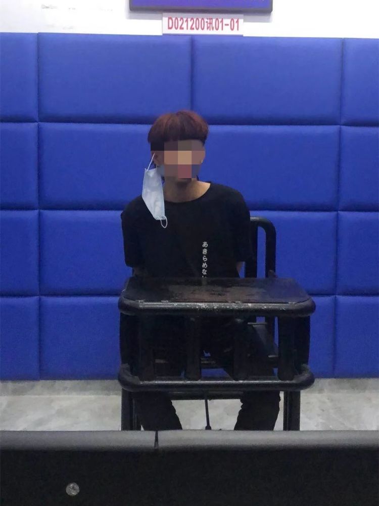 潮汕15岁少年"邓某瓶"组团盗窃抢劫被抓!_腾讯新闻