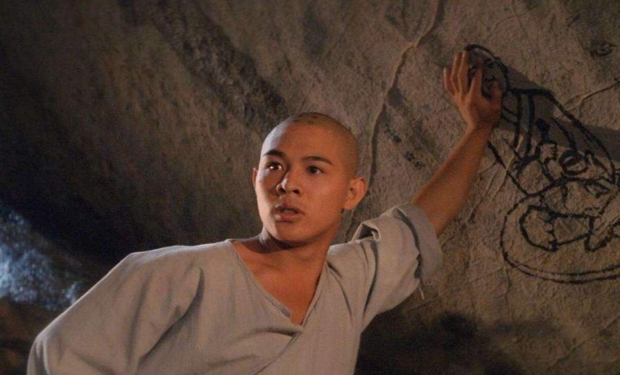 李连杰花3亿在上海买豪宅,8年没回一次,保洁阿姨成最大受益者