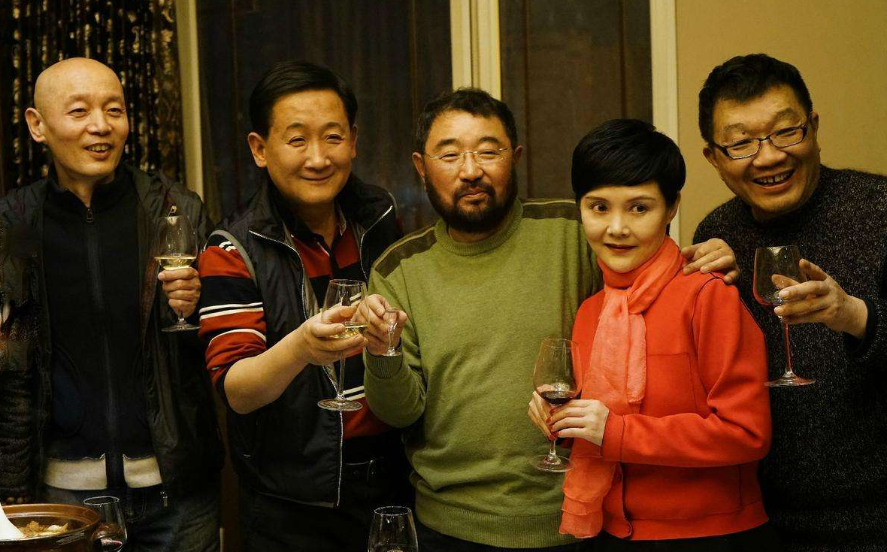 米家山当初离开8年爱妻,恋小21岁王小丫,73岁单身后悔吗?