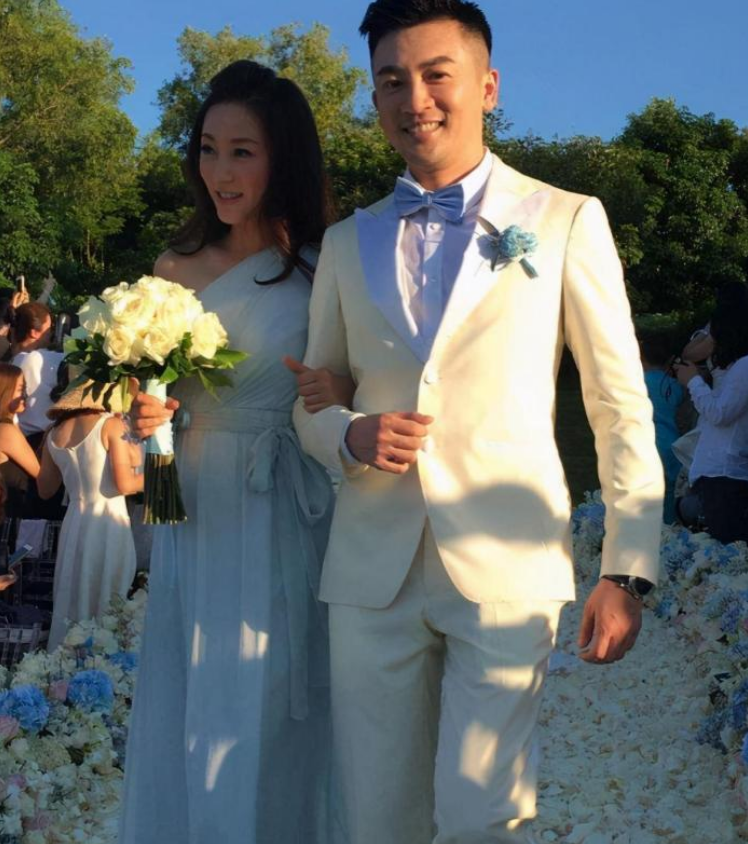 她是47岁苏有朋的妻子结婚16年如此低调长相丝毫不比明星差