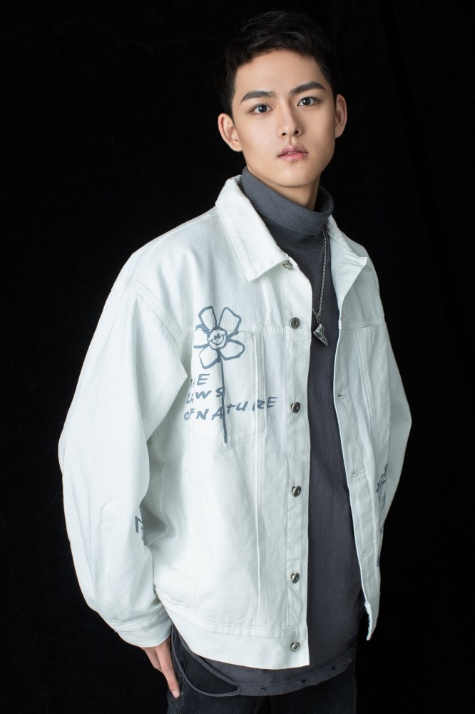 邓志浩《陌上人如玉》顺利杀青 搭档肖