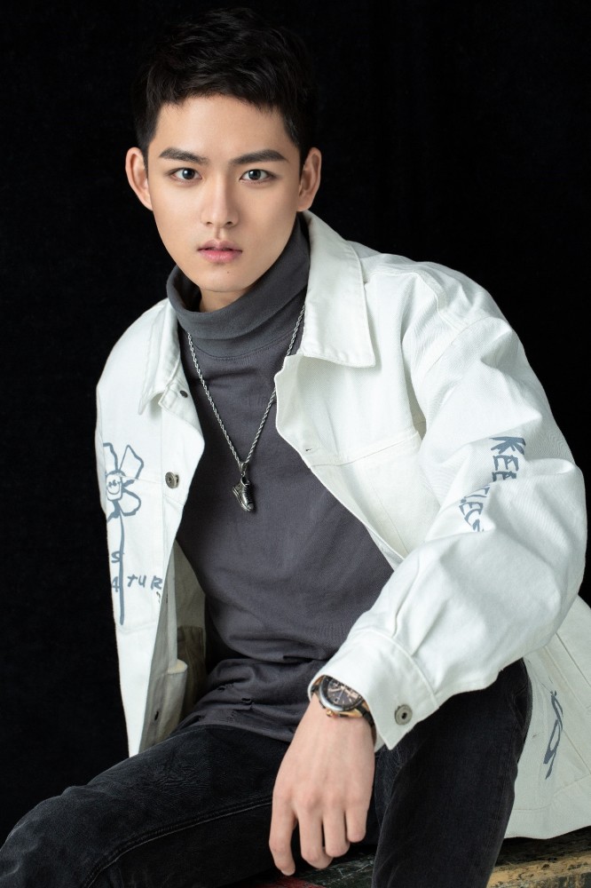 邓志浩《陌上人如玉》顺利杀青 搭档肖