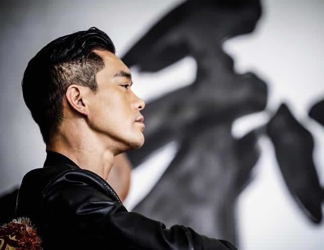 "斧头帮帮主"陈国坤,与星爷签8年仅2部戏,今娶黑道大佬女儿