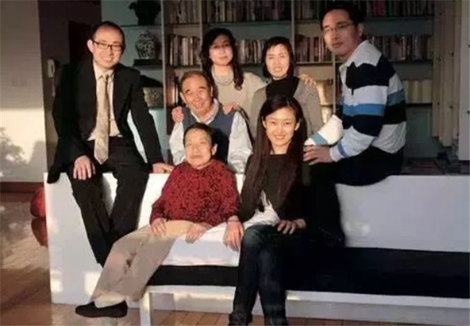 任正非母亲程远昭省吃俭用给儿子攒10万可惜车祸去世成为遗憾