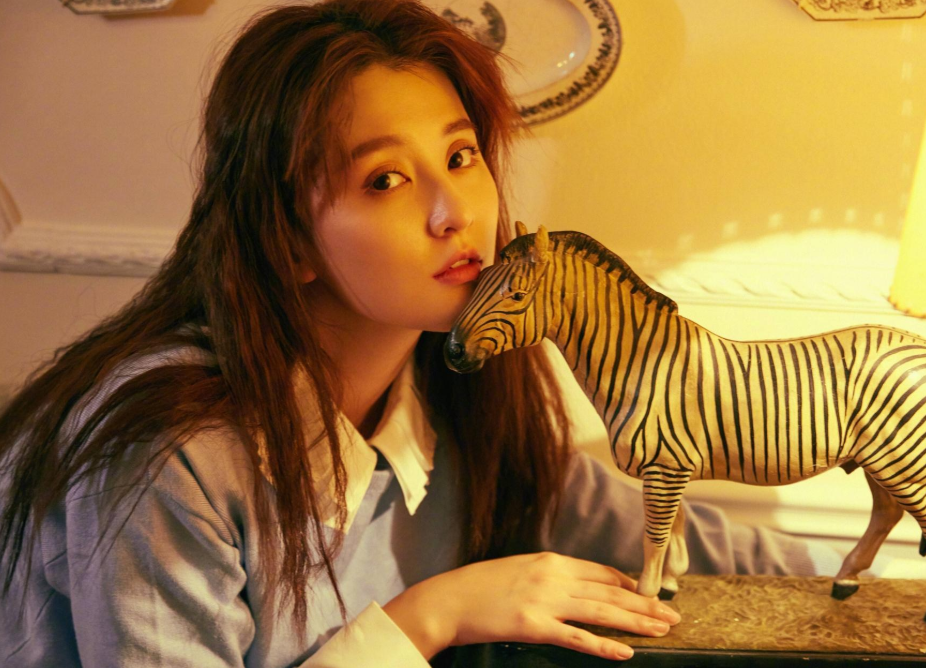 乔欣瘦了一个月减重16斤网友像是个纸片人