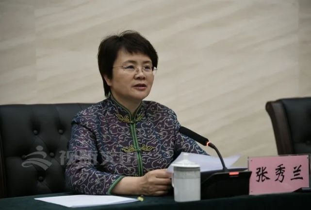 州委副书记,州长张秀兰讲话.李先祥,彭山等出席.