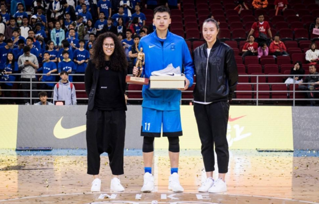 出生于篮球世家为了职业梦想放弃清华学业新疆队齐麟