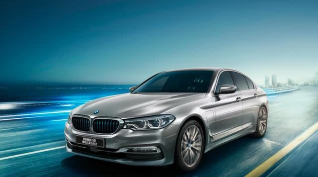 奔驰比宝马更高级 是什么让我们产生了这样的印象 腾讯新闻