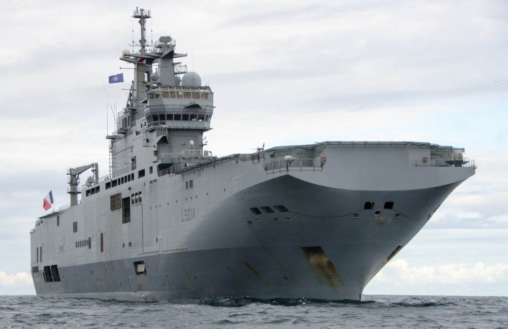 胡博峰据《印度斯坦时报》4月1日报道,法国海军西北风级两栖攻击舰"