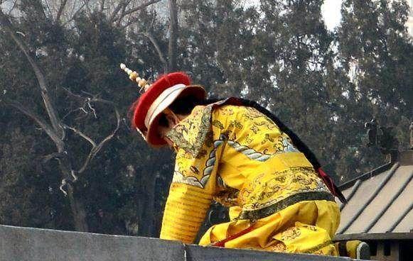 史上地位最高的四个人皇帝看见都会主动下跪第一还被封为皇帝