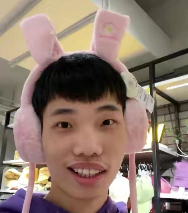 鲨鱼发现新网红打卡点却遭遇戏弄成名副其实开拓者