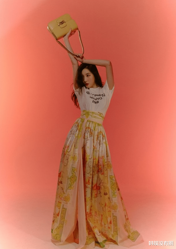 李宣美"时尚画报"公开,大秀完美身材