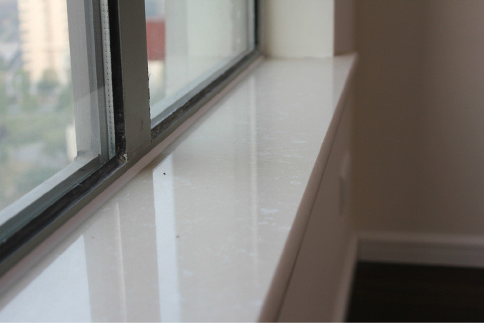 为了一个窗台板的耳朵,工人与房东争论不休,最后房东道歉!_腾讯新闻