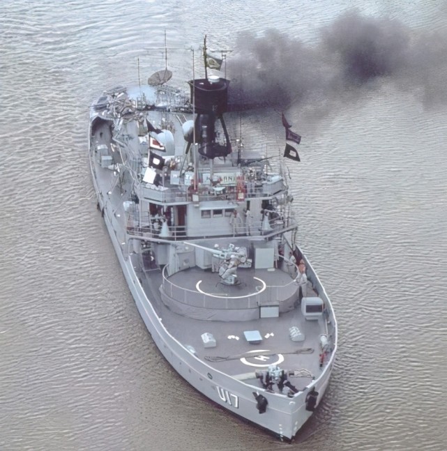 足球王国太穷酸二战前的炮舰使用至今成最古老现役军舰