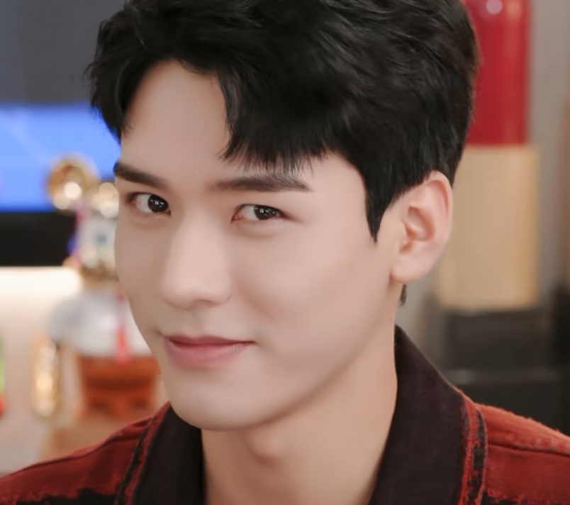 龚俊现身薇娅直播间,失去了百万p图师后,颜值高低一目了然_腾讯新闻