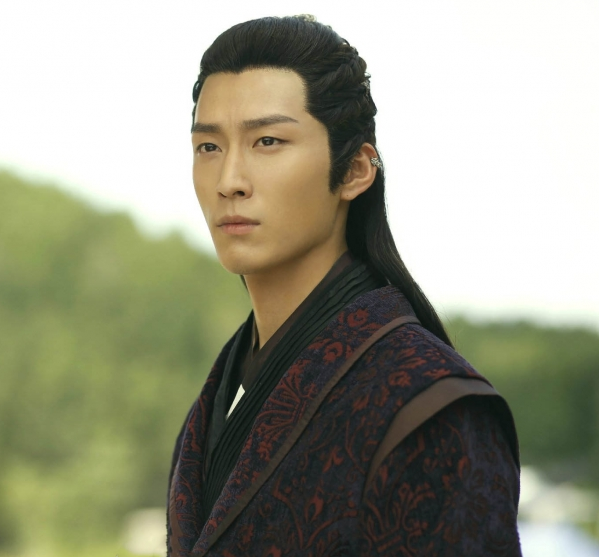 邓伦惊喜回归,女主在袁冰妍和赵露思之间徘徊?