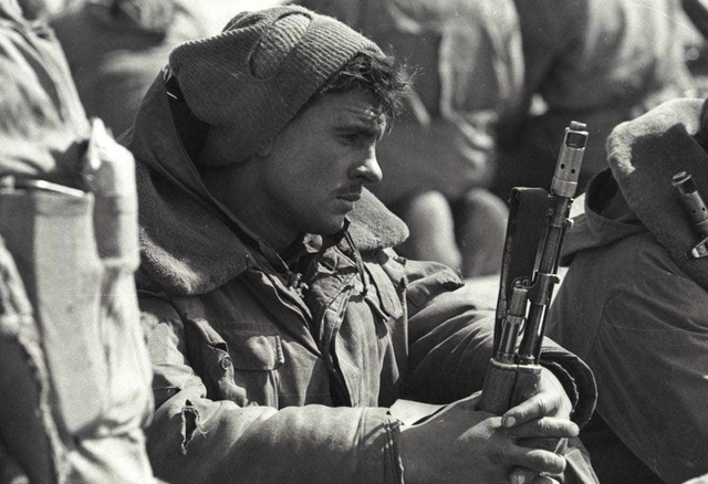 50岁当上总统上位仅3个月哈菲佐拉阿明全家29口被杀光