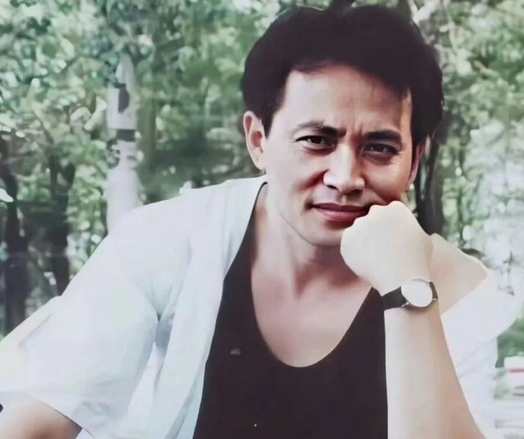 丁志诚,为帮助残疾姐姐,辞掉人艺铁饭碗,坦言自己心甘情愿