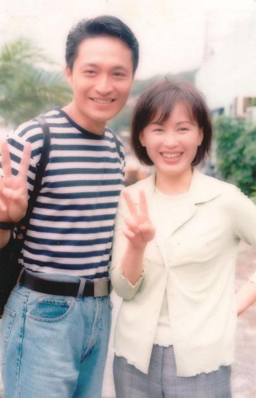 为爱痴狂的陈秀雯:被丈夫骗3千万,不惜与亲人断交,她后悔了吗_腾讯