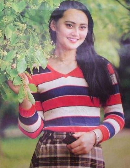 大宋佳3段感情,42岁未婚勇敢生子,55岁姐弟恋,嫁比利时帅哥_腾讯新闻