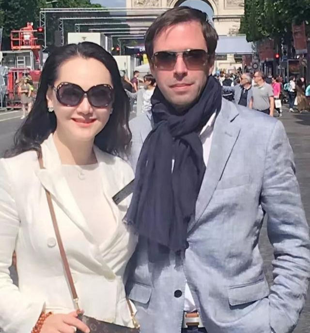 大宋佳3段感情42岁未婚勇敢生子55岁姐弟恋嫁比利时帅哥