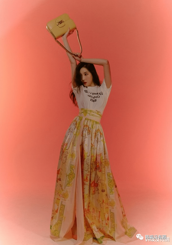 李宣美"时尚画报"公开,大秀美腿,身材曲线_腾讯新闻