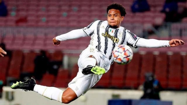 vk尤文图斯队中场韦斯顿麦肯尼因违反规定而面临罚款