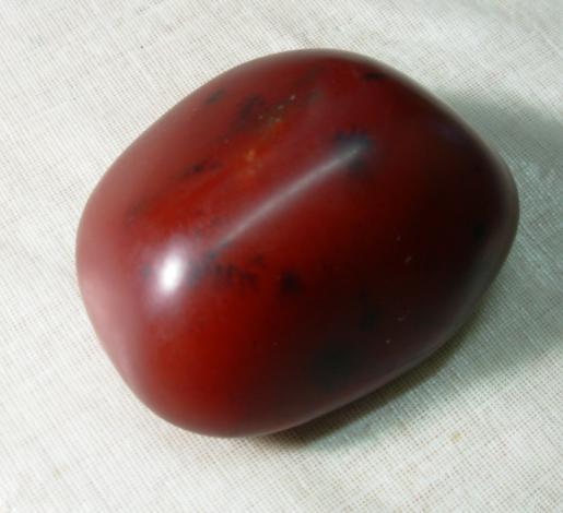 考古人员从古墓发现一块血玉,"吓"出一身冷汗,专家:稀世之珍