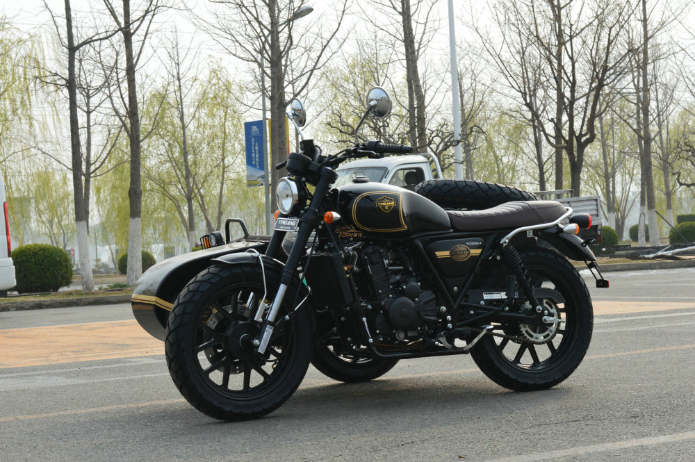 年轻人的第一台"侉子" 银钢悍路者二代经典版 摩旅新选择