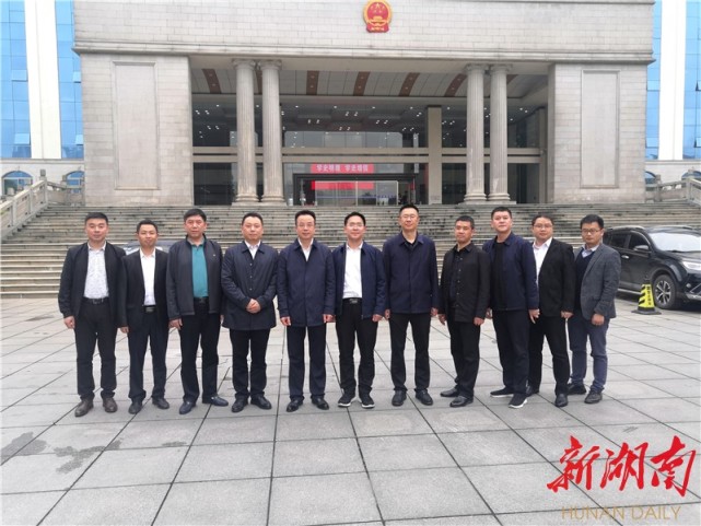 书记曹再兴,开福区委副书记,区长谢伟峰分别会见了张红民,梁兴华一行