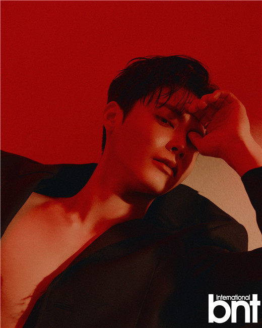 模特兼演员张泰勋拍摄bnt写真张国荣既是我的榜样也是最喜欢的演员