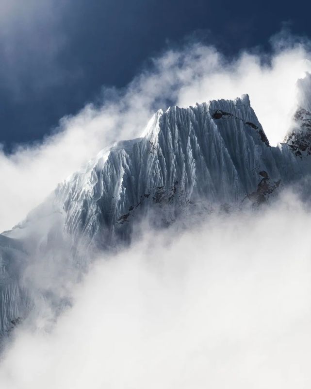 融入灰白山川之色流轉自然的魅力驚豔了整個小區