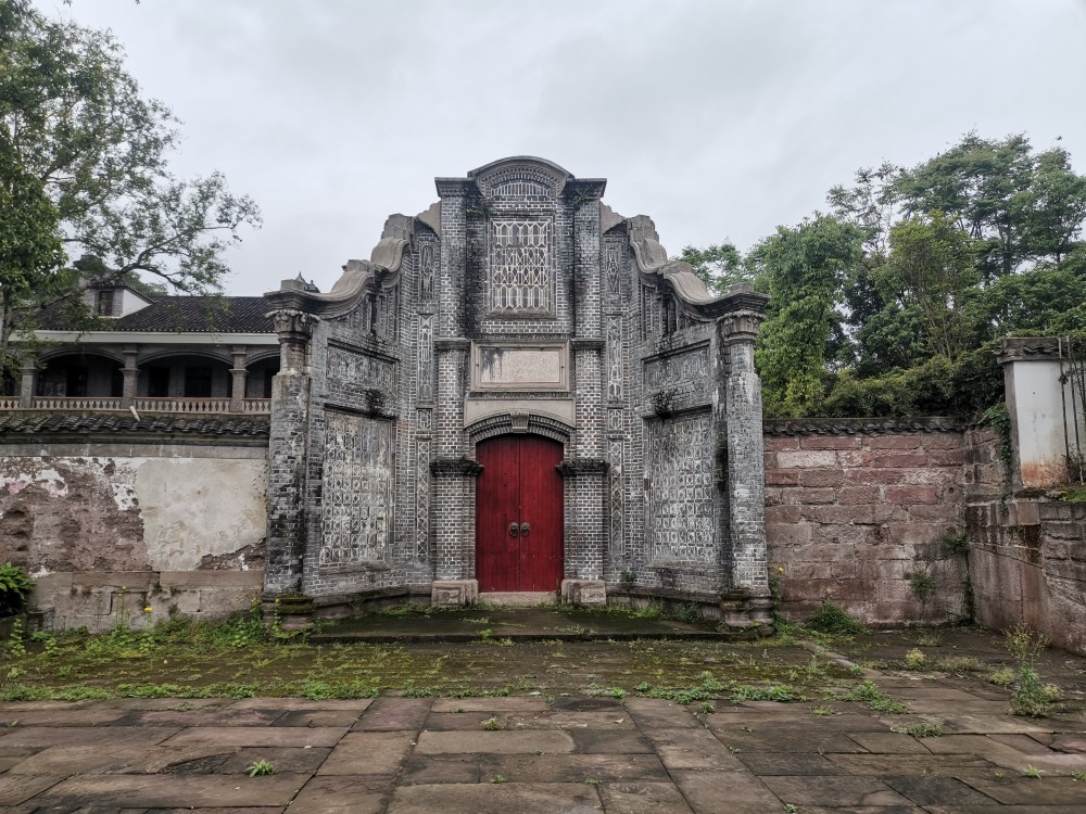 北碚蔡家新建小区老建筑,规模宏大欲建公园,要想探访比较麻烦