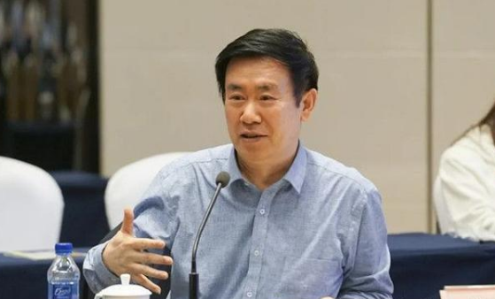 张炜新著《爱的川流不息》:呈现历史河流的当代特质_腾讯新闻