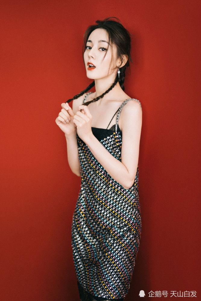 桃腮杏面迪丽热巴