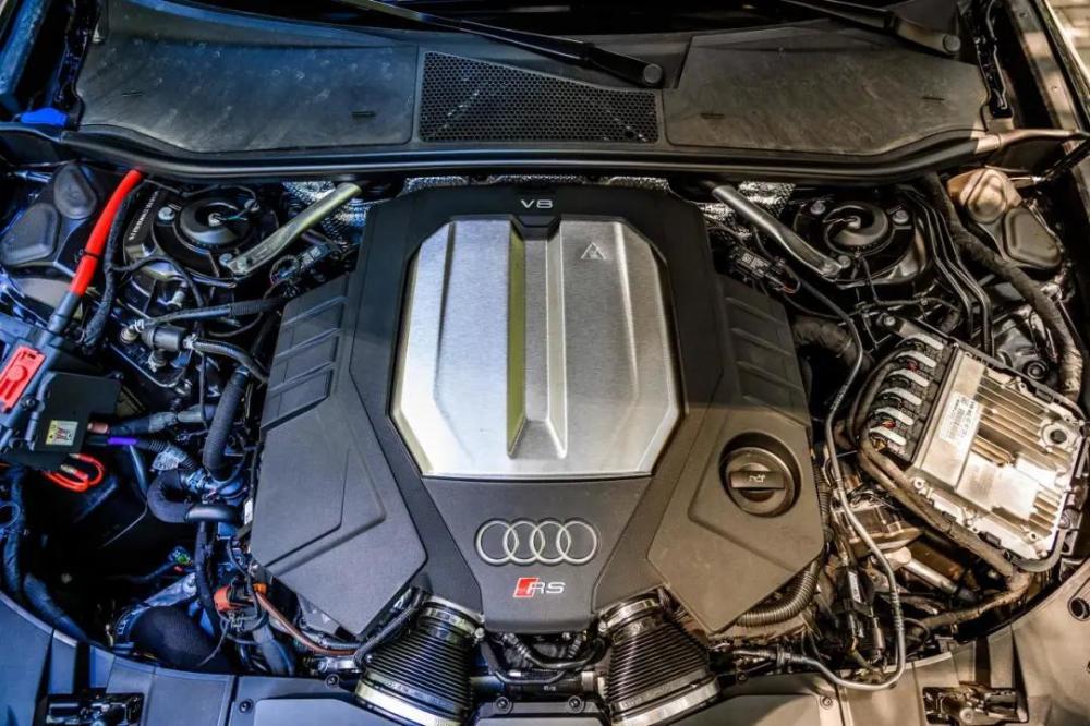 rs6机盖下这代号ea825的4.