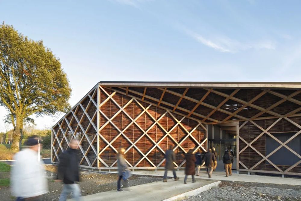 木结构在大跨度厂房设计中的应用