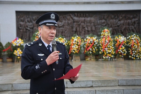 王晖组织50名党员领导干部到渭南市渭华起义革命旧址举行"重温百年